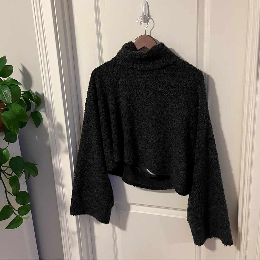 Cropped Urban Outfitters Sweater, Gray